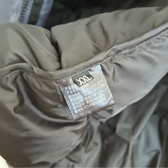 The North Face Women’s Blue and Gray Puffer Vest - Picture 4 of 9